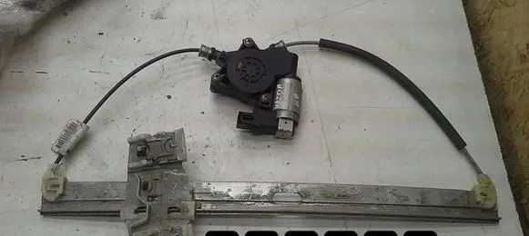Mazda 3 I Front door window regulator with motor cmo11630