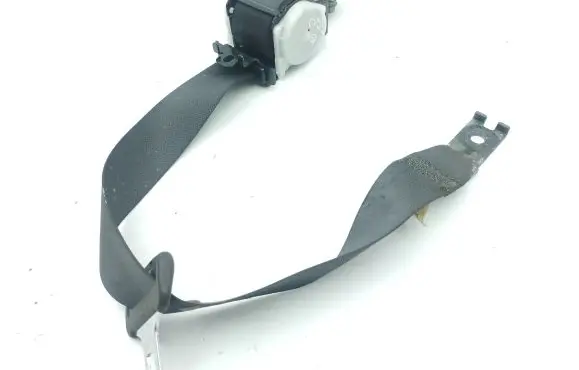 Middle seatbelt (rear)