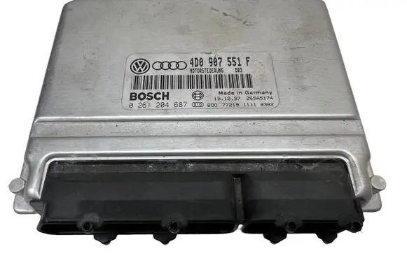 Volkswagen PASSAT B5.5 Engine control unit/module 4D0907551F 0261204687 26SA5174