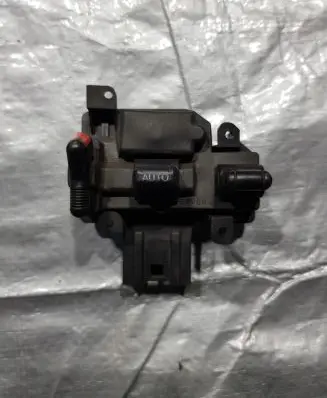 Honda Prelude Electric window control switch M12915