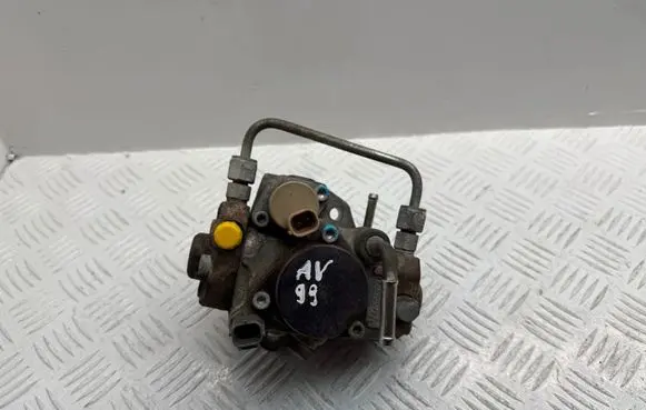 Toyota Avensis T250 Fuel injection high pressure pump 221000R020 HU2940000303