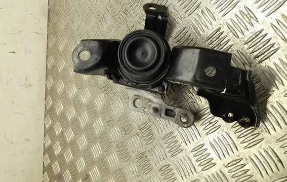 Toyota Yaris XP210 Engine mount bracket 