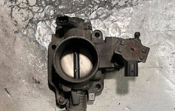 Mazda Premacy Throttle valve EGT42571 E0T41571