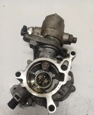 Audi A4 S4 B8 8K Vacuum pump 06J145100G