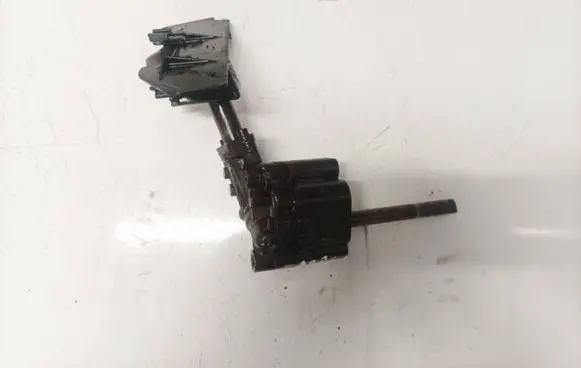 Volkswagen Golf III Oil pump 026115153a