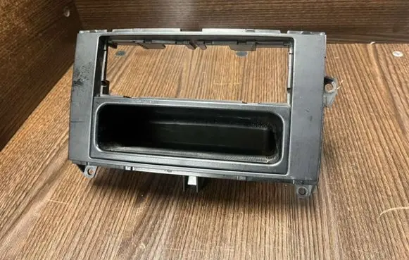 Mercedes-Benz Vito Viano W639 Glove box central console A9066890047