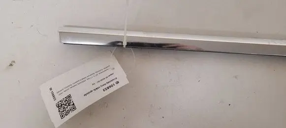Jaguar XF X250 Front door glass trim molding