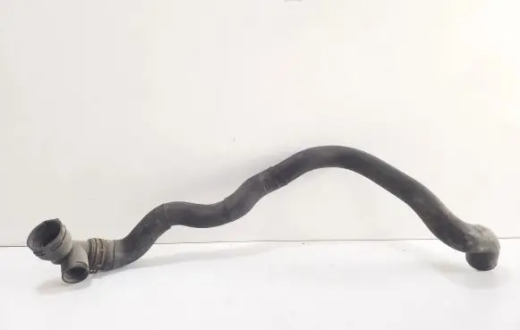Volkswagen PASSAT B6 Engine coolant pipe/hose