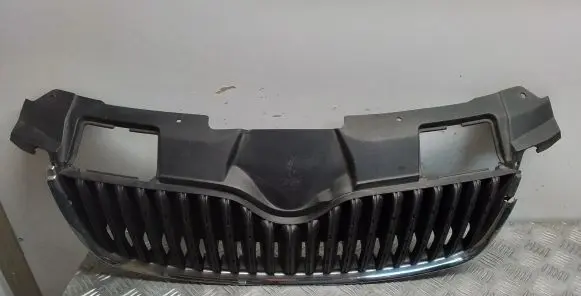 Front bumper upper radiator grill