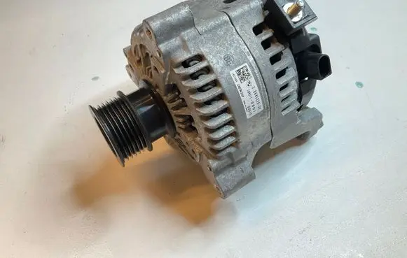 BMW 4 F36 Gran coupe Generator/alternator 8645326 1042110601 14V190A