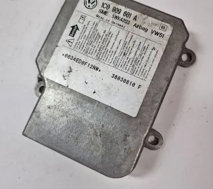 Skoda Fabia Mk1 (6Y) Airbag control unit/module 1C0909601A 36030810F 5WK43123