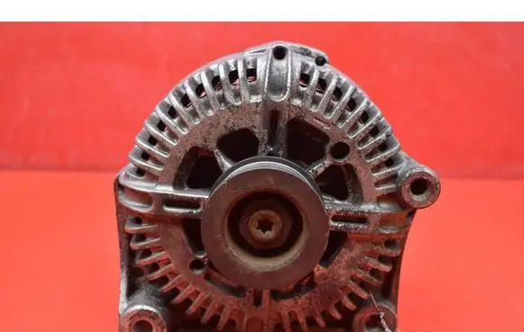 BMW X5 E70 Generator/alternator 7796125