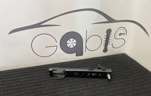 Mercedes-Benz C W205 Seat belt adjustment rail A0008600388