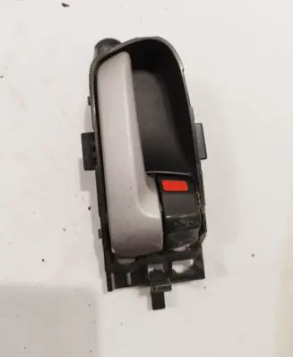 Suzuki Grand Vitara II Rear door interior handle