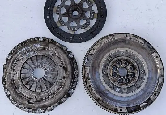 Ford Focus Dual mass flywheel M240E1864000330