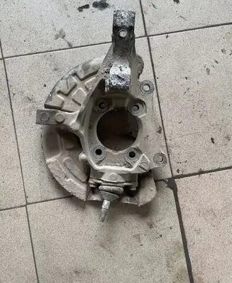 Volvo S60 Front wheel hub spindle knuckle