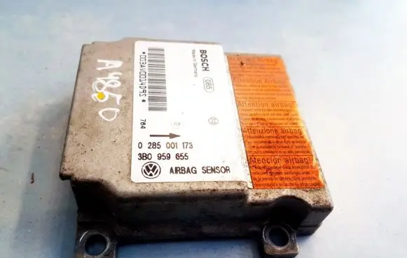 Volkswagen PASSAT B5 Airbag control unit/module 3B0959655 0285001173