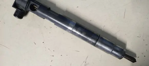 Mercedes-Benz E W212 Fuel injector A6510700587