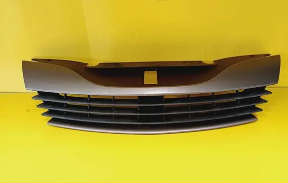 Renault Laguna II Front grill 8200012581