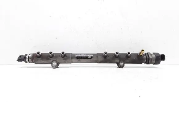 Volvo V70 Fuel main line pipe 30777576 0281002712 30777554
