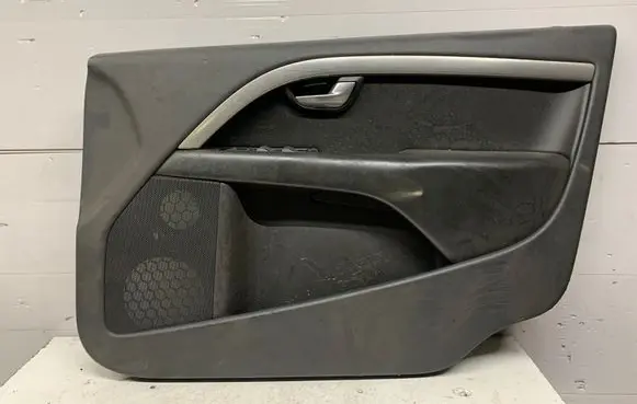 Volvo V70 Front door card panel trim 39883510
