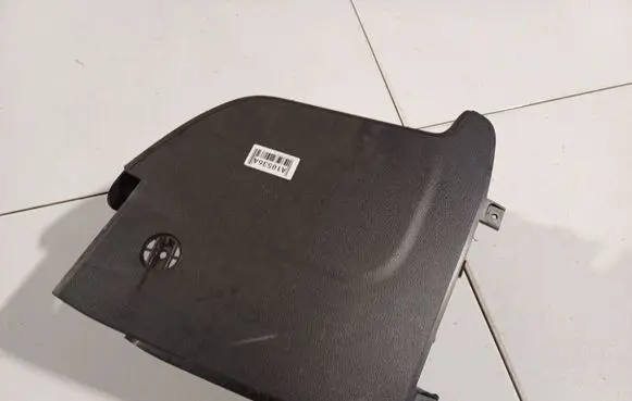 Volkswagen Golf Plus Center console 5m0863323m