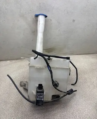 KIA Carens II Windshield washer fluid reservoir/tank 986101D000