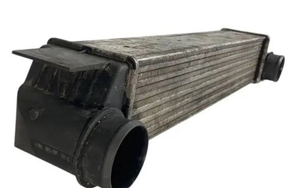 BMW 5 E39 Intercooler radiator 2247359 17512247359