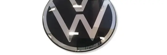 Volkswagen T-Roc Manufacturer badge logo/emblem 2GM853601E 244950 00591891