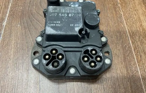 Mercedes-Benz SL R129 Ignition amplifier control unit 0075458732