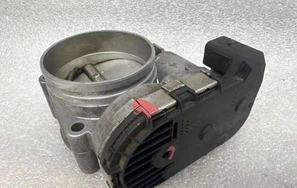 Audi A8 S8 D2 4D Throttle valve 078133062 0280750003