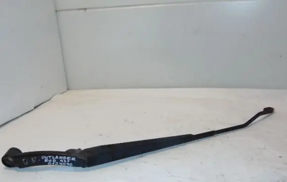 Mitsubishi Outlander Front wiper blade arm 8250A130