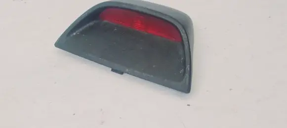 Third/center stoplight