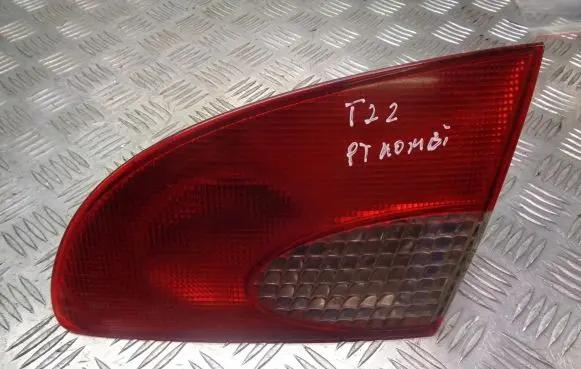 Toyota Avensis T220 Rear/tail lights