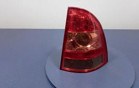 Toyota Corolla E120 E130 Rear/tail lights 02-93