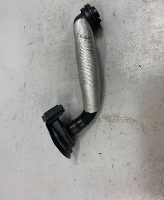 Audi Q7 4M Oil fill pipe 4M0115345