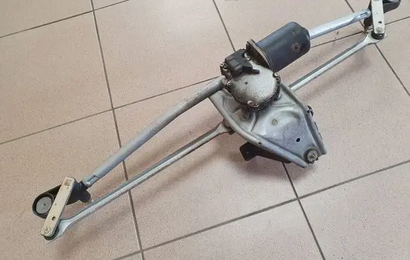 Front wiper linkage and motor