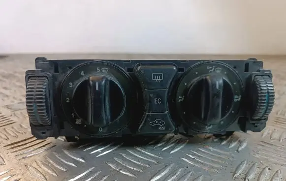 Mercedes-Benz E W210 Climate control unit 2108302885 9140010317 0341766