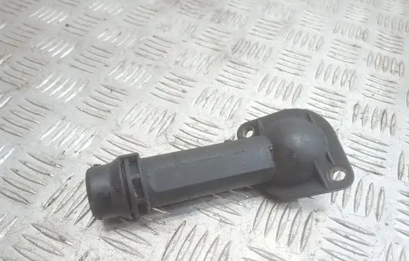 Volkswagen PASSAT B5.5 Engine coolant pipe/hose 06B121121