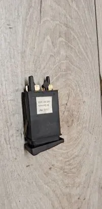 Audi 80 90 S2 B4 Windscreen/window heater switch 4a0941503b