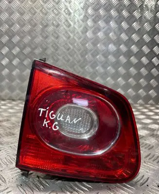 Volkswagen Tiguan Tailgate rear/tail lights 5N0945093C