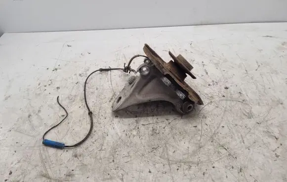 BMW 5 E39 Rear wheel hub 33321093656 1093656 34526756377