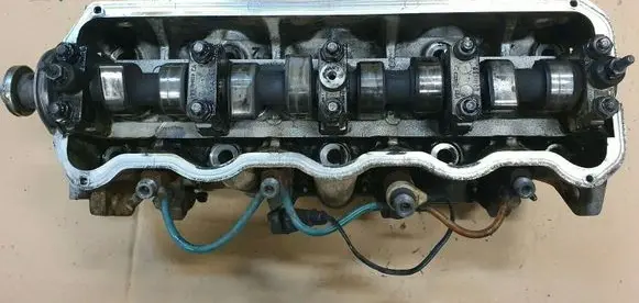 Volkswagen Golf III Engine head 028103373N