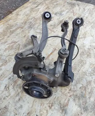 Mercedes-Benz E W213 Rear wheel hub spindle/knuckle A2133572600 20407FI7 20409FI7