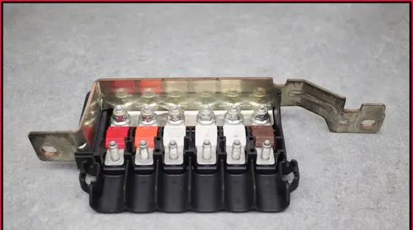 Renault Scenic III - Grand scenic III Other engine bay part 243170003R