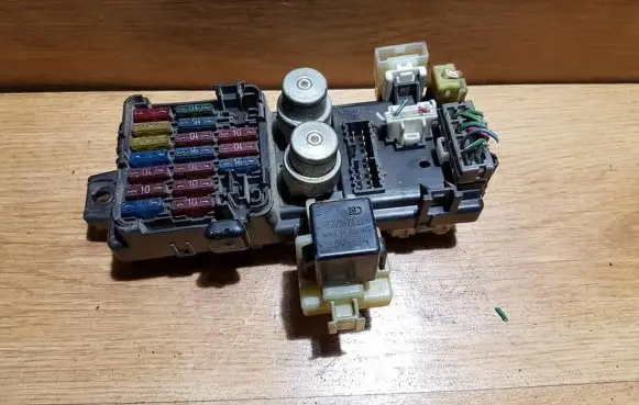 Mitsubishi Galant Eterna Fuse box set