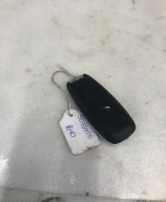 Nissan Juke II F16 Ignition key/card 
