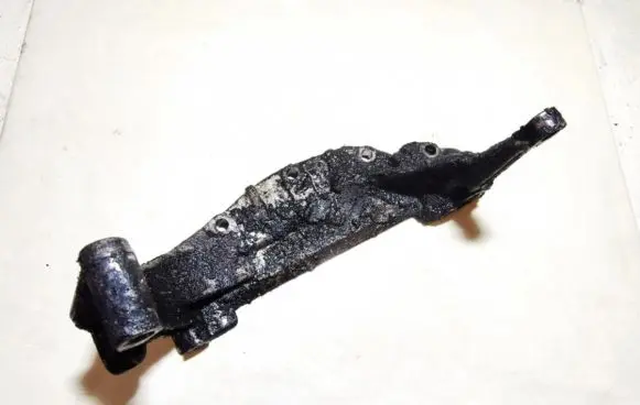 Audi A4 S4 B5 8D Engine mounting bracket 050199307