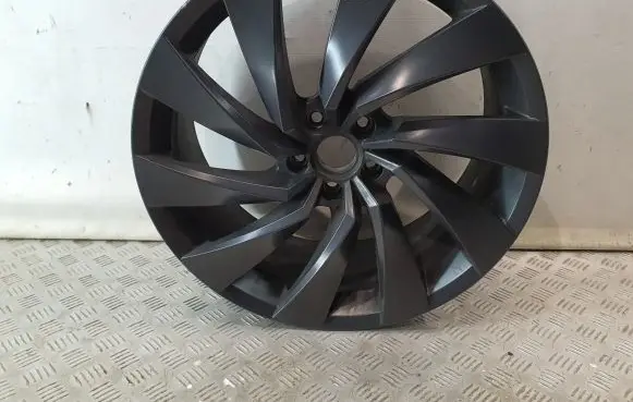 R20 alloy rim