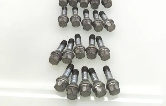 Peugeot Expert Nuts/bolts